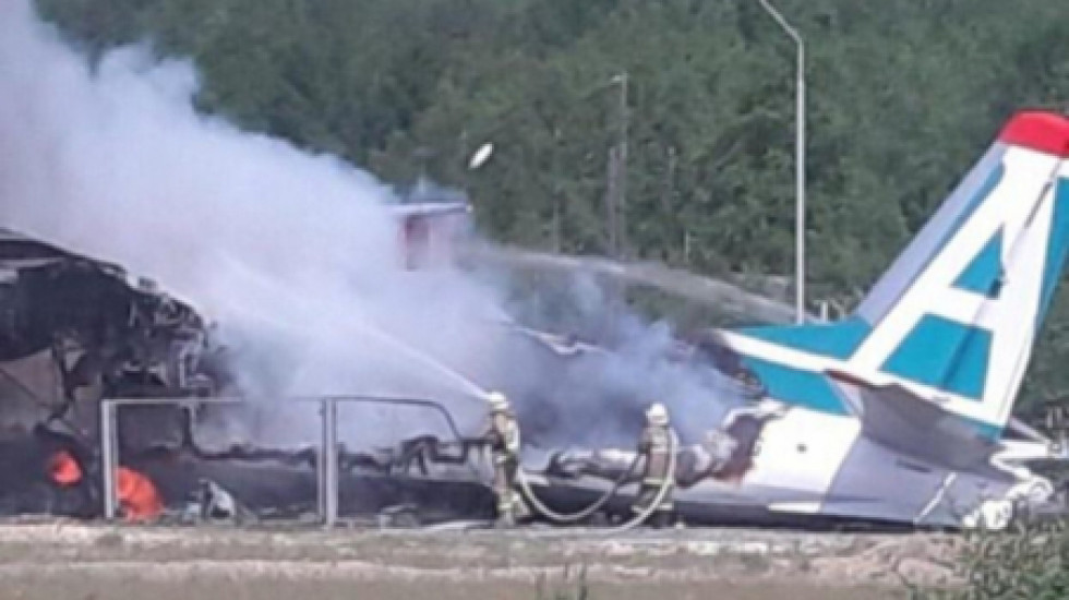Опубликованы видеозаписи аварии и пожара АН-24