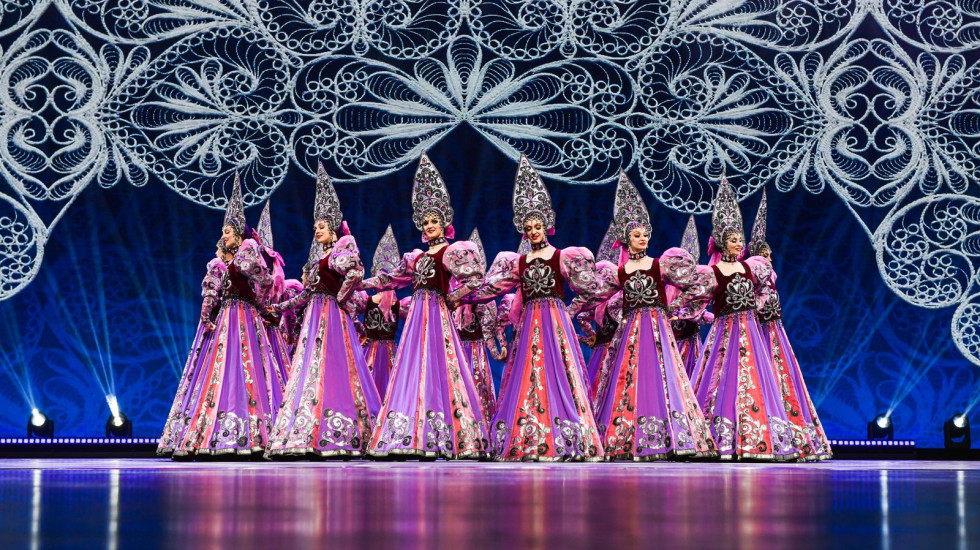 Ансамбль танца «Гжель» выступит на петербургской сцене