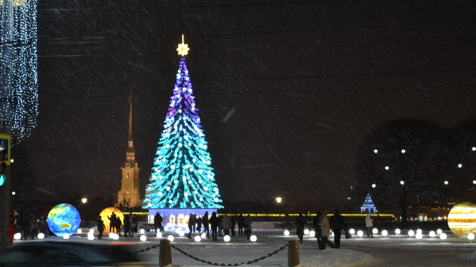 Новогоднее свечение Северной столицы