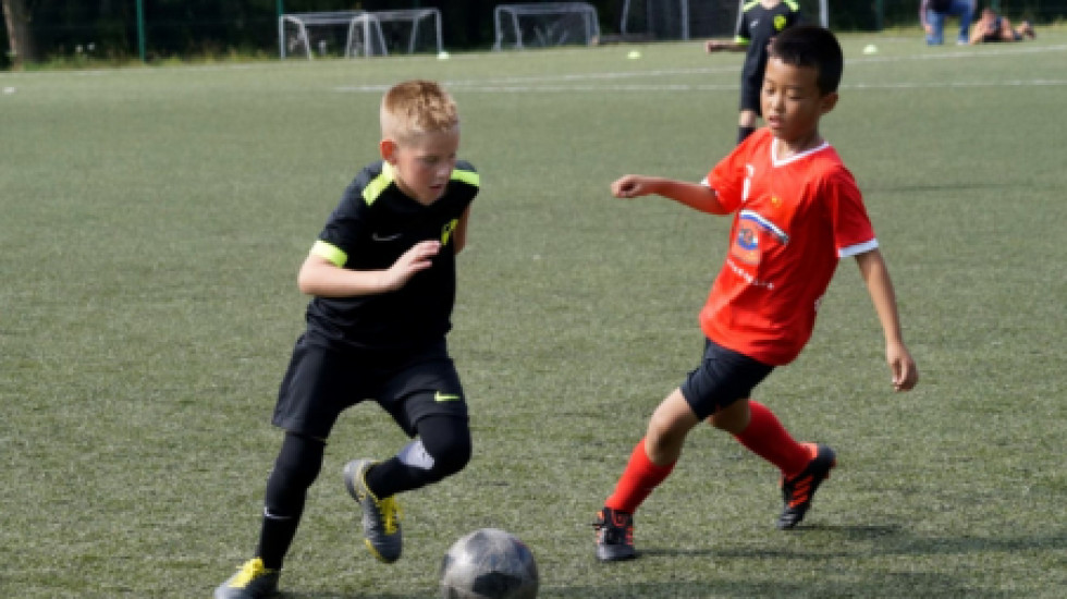 В Петербурге прошел российско-китайский футбольный детский турнир