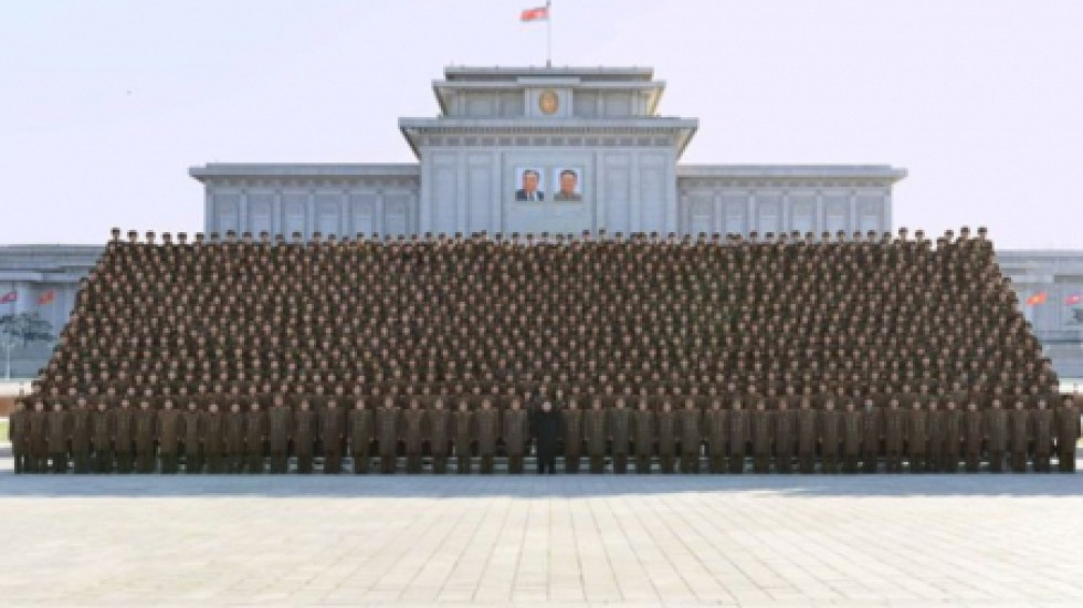 В КНДР приняли поправки в Конституцию, которые укрепляют полномочия Ким Чен Ына