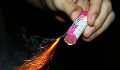 В Приморском районе в прохожих летели петарды из окна квартиры