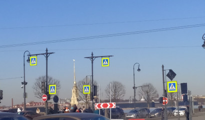 Дворцовую набережную вновь сузит дорожный ремонт