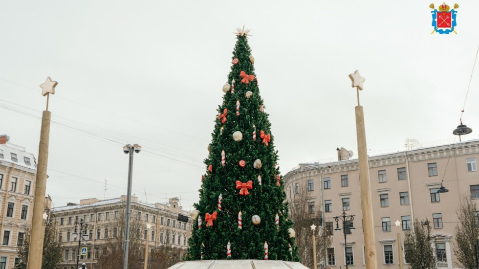 На Манежной площади установят 20-метровую елку