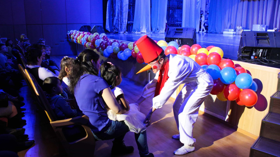 Врач рассказала о сладких бедах юных пациентов