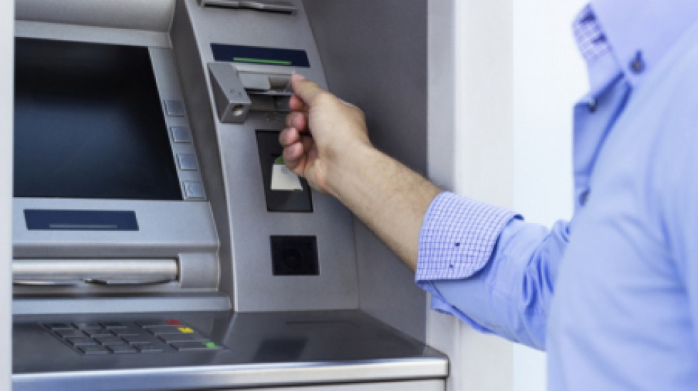 Центробанк для профилактики хочет ограничить выдачу в банкоматах