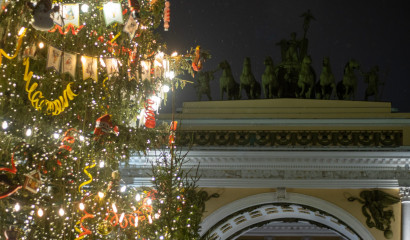 Новогоднюю ель на Дворцовой площади установят к 20 декабря