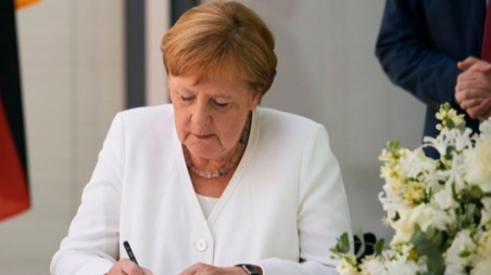 Меркель винит Россию в прекращении ДРСМД