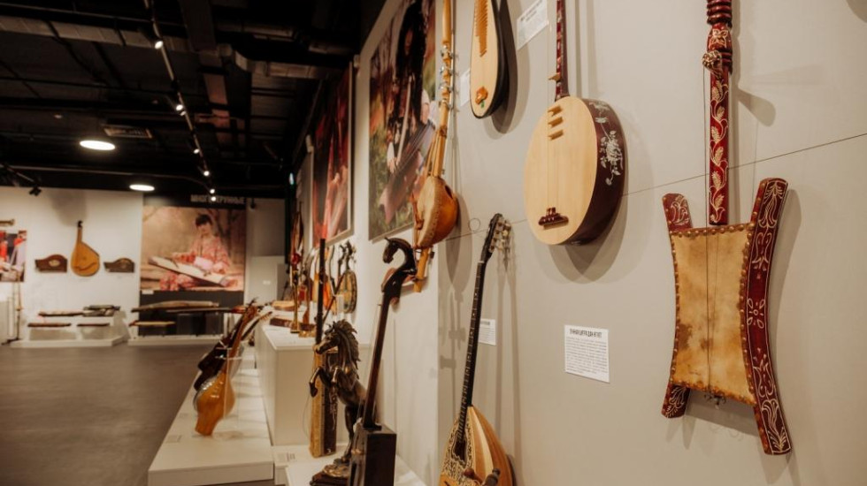 В Петербурге открывается выставка старинной тюркской музыки
