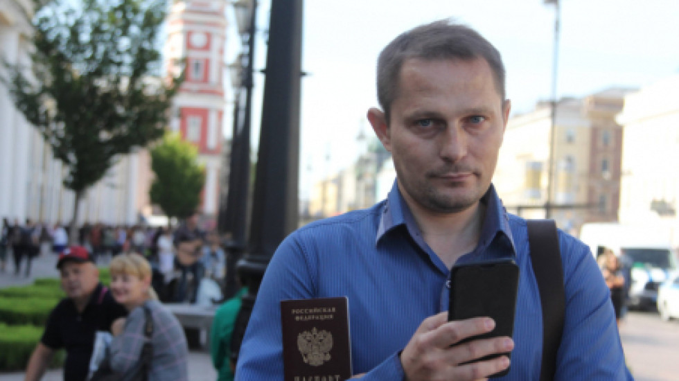 Власти в этом году решат вопрос перевода паспортов в смарт-карту