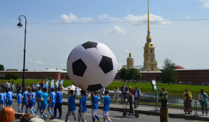 Школу на Парнасе наказали за перелом на стадионе