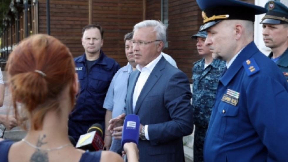 Губернатор Усс качнул общественное мнение упреком подтопленцам в Канске