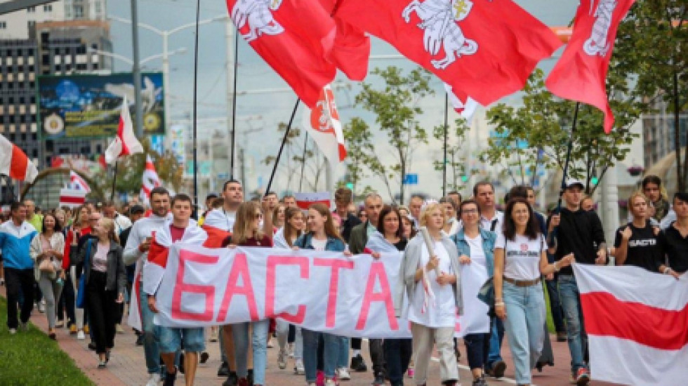 Белорусы вышли на марш единства против диктатуры