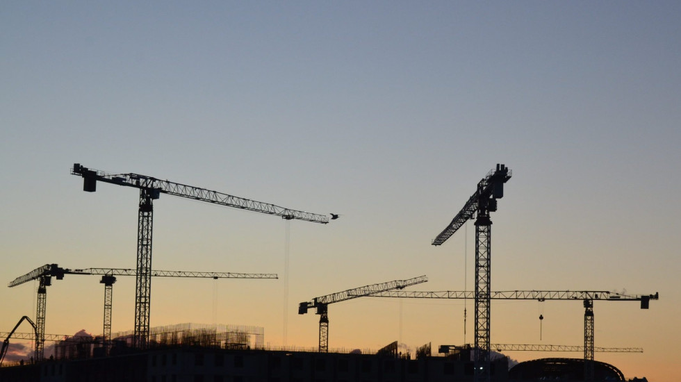 В доме у моста Бетанкура начальник строителей погиб в шахте лифта