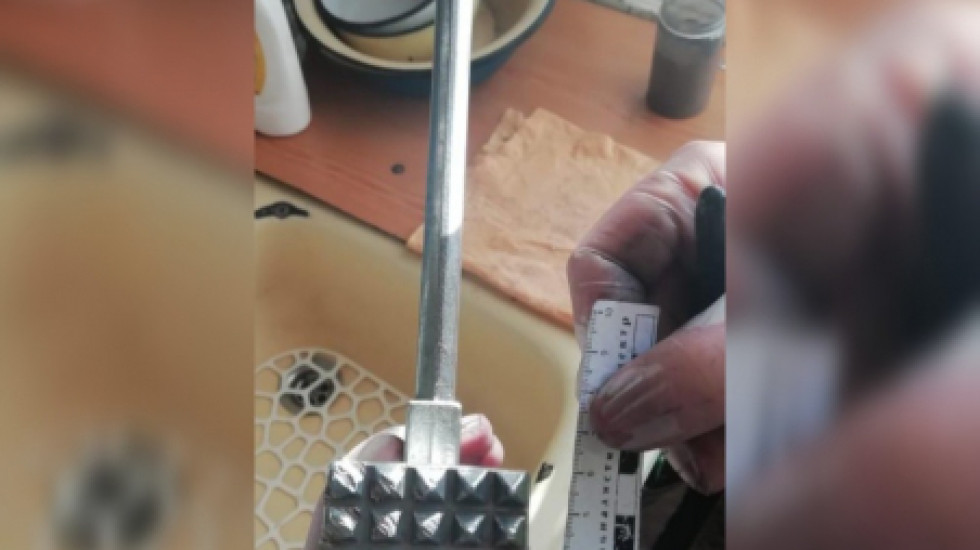 В Ленобласти женщина избила трехлетнюю девочку молотком для мяса