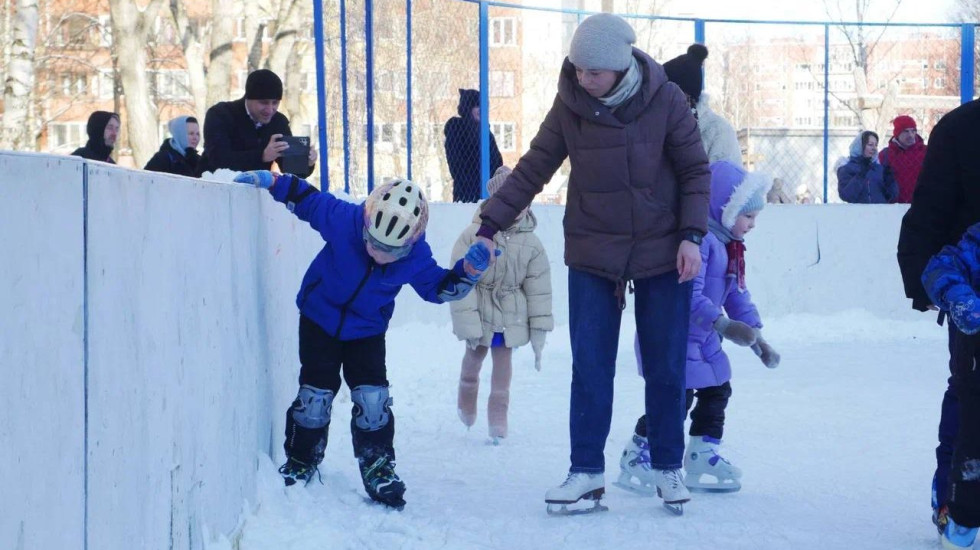Жители Южно-Приморского округа осваивали фигурное катание