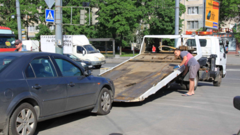 Комтранс Петербурга начинает отлов нарушителей правил парковки