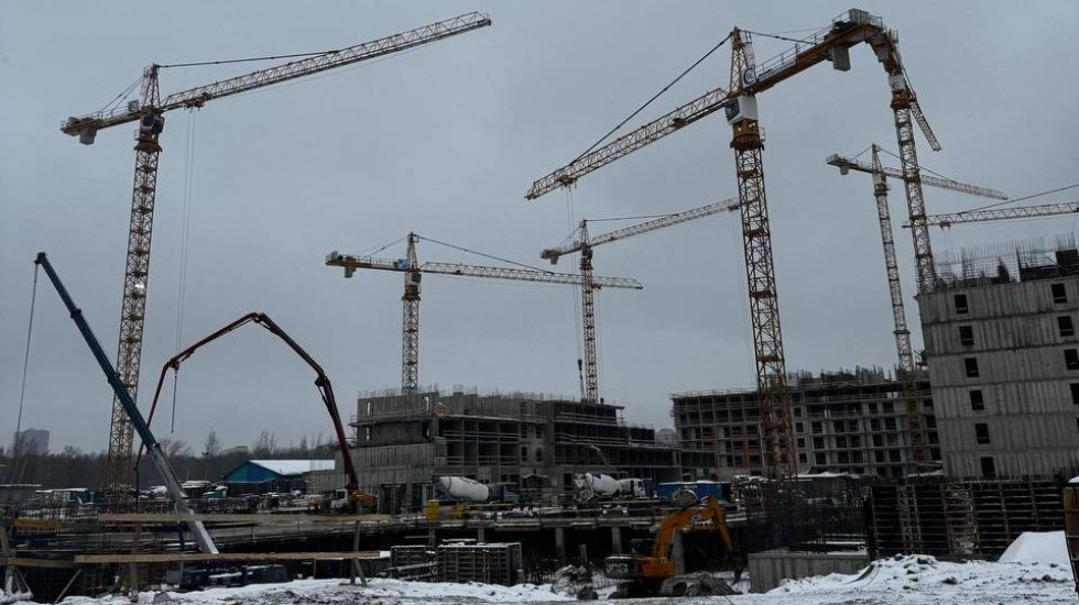 На стройке «Setl Ривьера» в Невском районе рабочий сорвался с 6 этажа