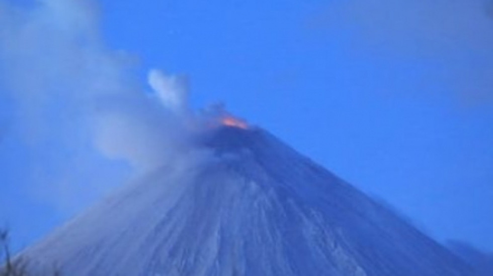 На Камчатке проснулась Ключевская сопка. Извержение вулкана началось ночью