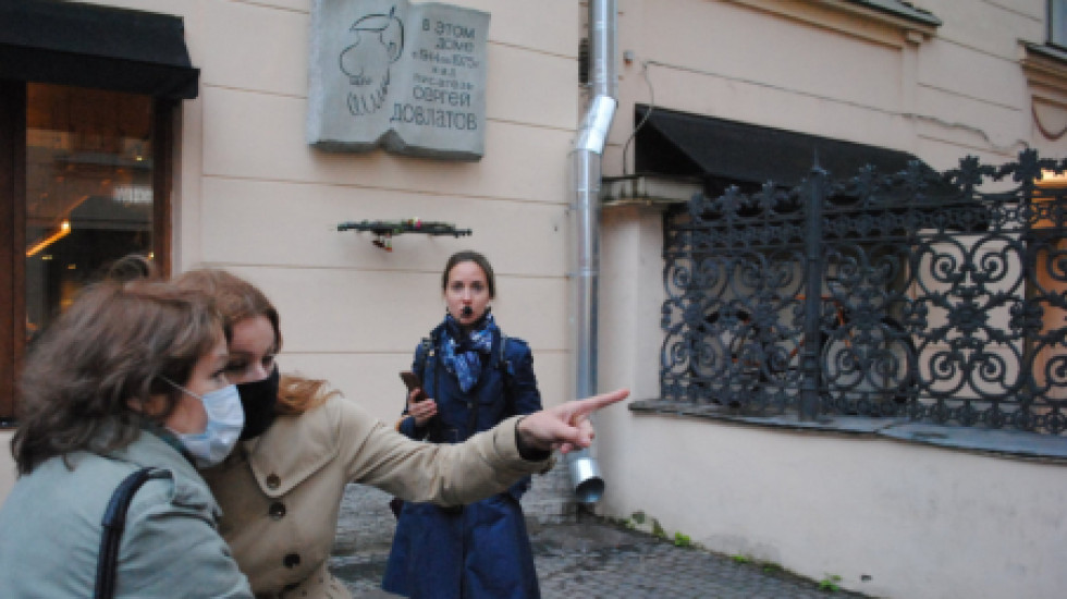 Два века у Пяти углов. История в архитектуре Петербурга