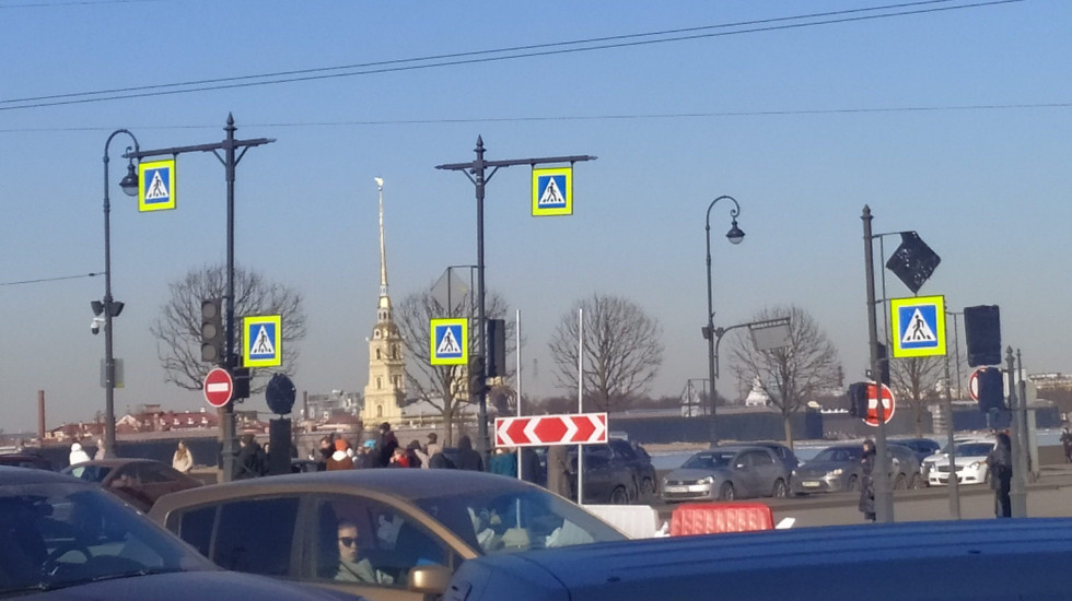 Дворцовую набережную вновь сузит дорожный ремонт