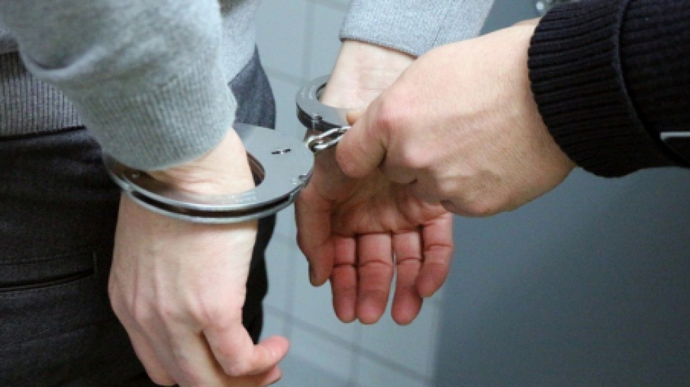 В Петербурге учителя химии и физики получили 33 года на двоих за торговлю наркотиками