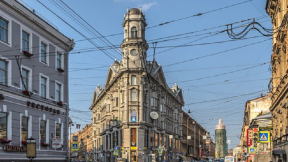 Ремонтники скололи с Дома Рубинштейна лепнину на свою голову