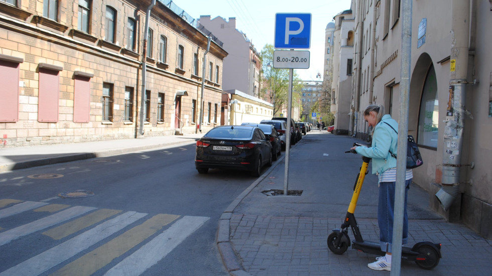 В Петербурге из-за снегопада кикшеринги ограничили скорость