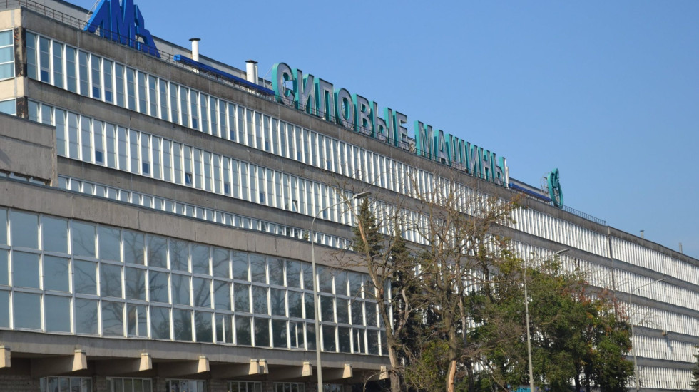 Монтажник крыши цеха «Силовых машин» сорвался с восьмиметровой высоты