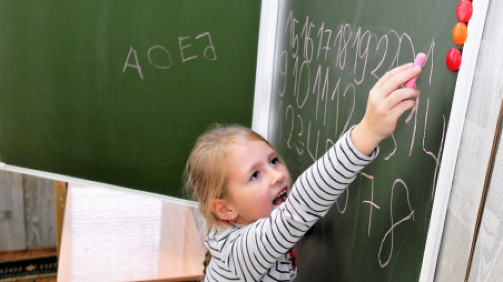 Школы в трех регионах перейдут на удаленку