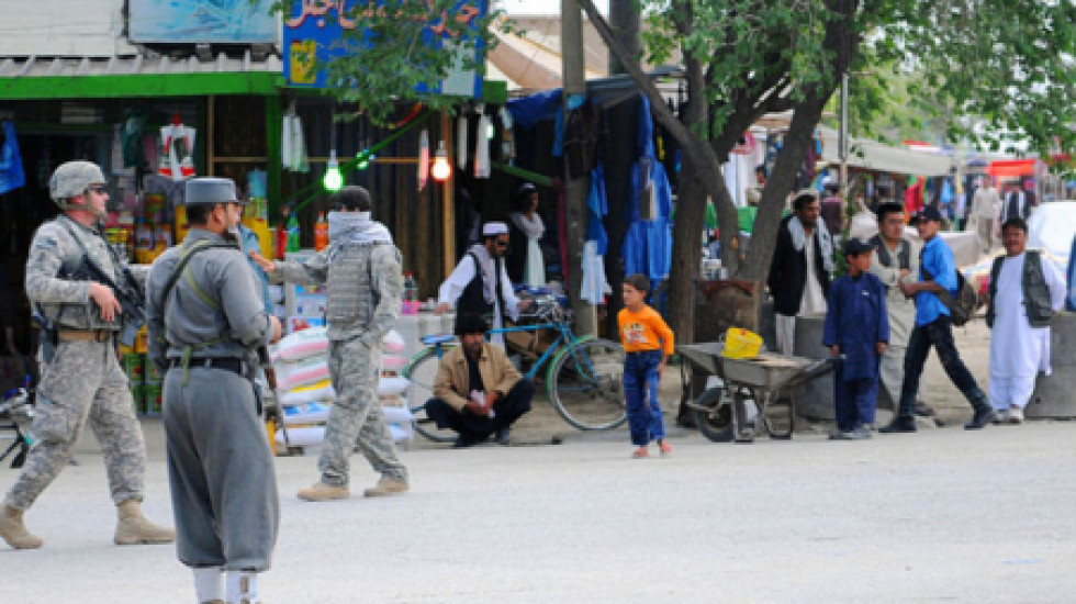 При выступлении афганского президента в Чарикаре взрыв убил десятки человек