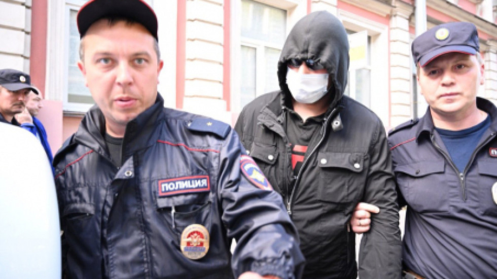 В офисе оппозиции в Петербурге изымают подаренную волонтерами оргтехнику