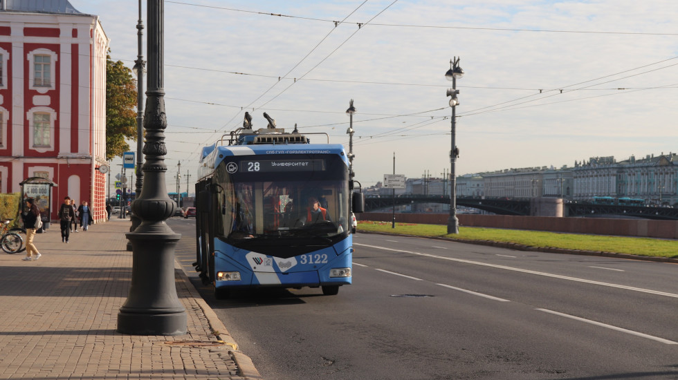 Троллейбусы в центре Петербурга изменят маршруты 27 января