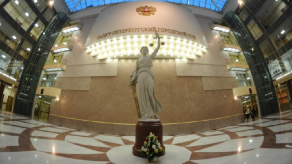 В Петербурге провели массовую эвакуацию судов после звонков о минировании