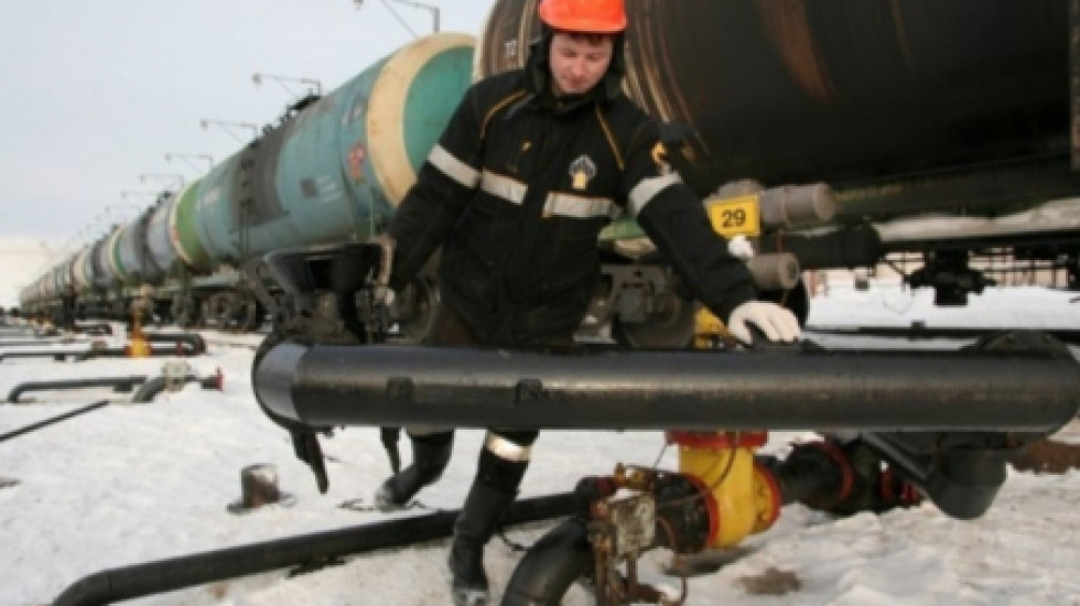 МЭА: российский экспорт нефти пересохнет в апреле на 65%