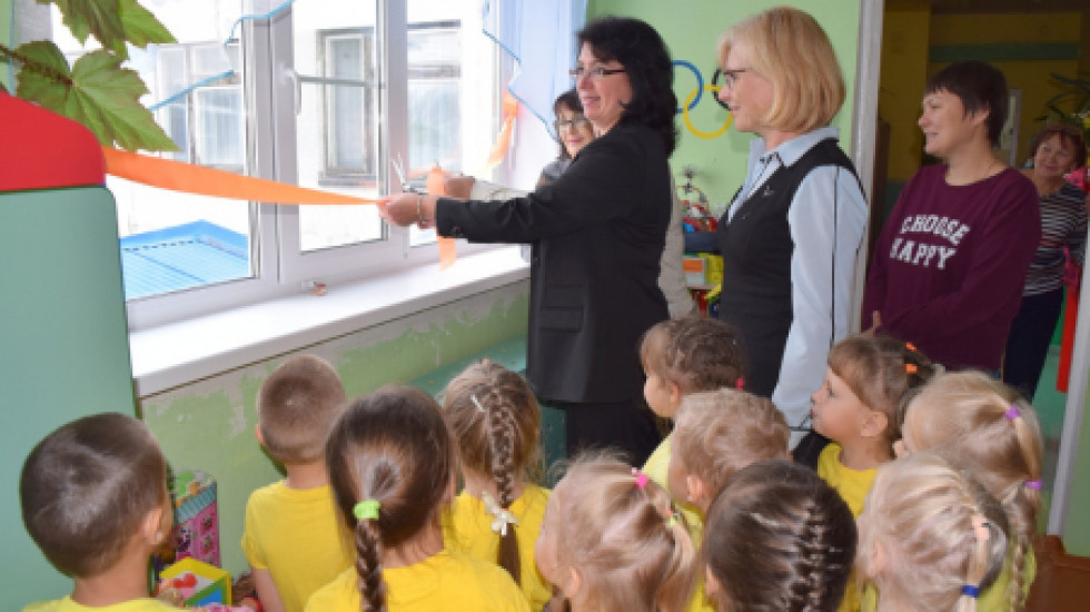 Районные чиновники Коми торжественно открыли окна детского сада