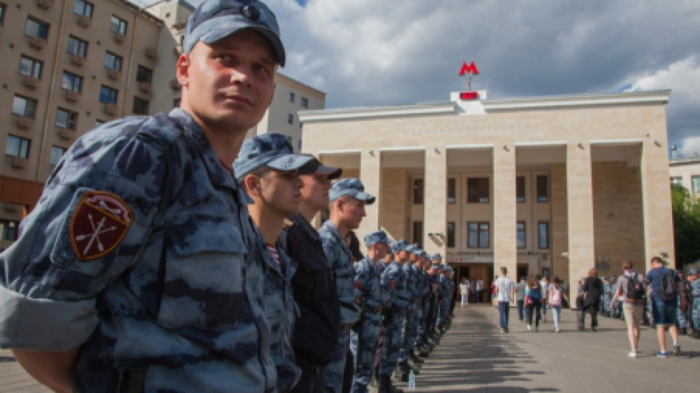 Росгвардия через HeadHunter ищет в регионах бойцов для «подавления бунтов» в Москве