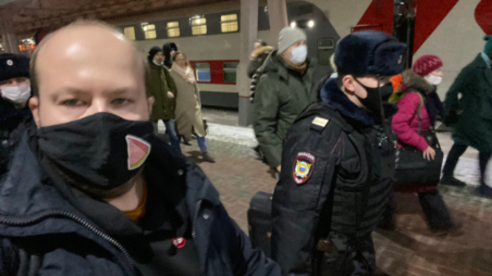 В Москве задерживают соратников Навального