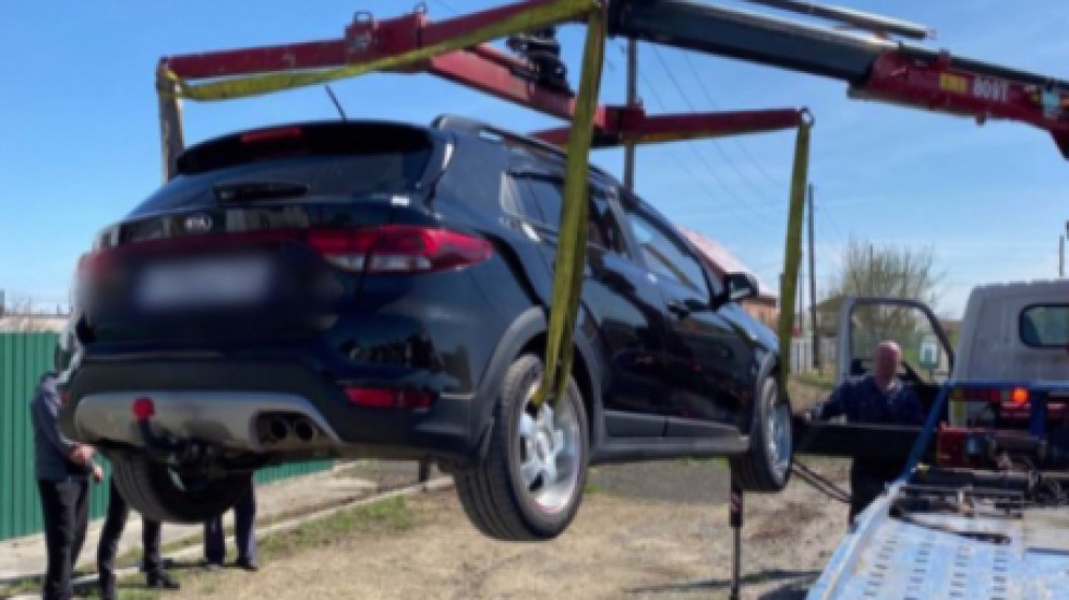 Два сибиряка продали непригодные авто на 4,2 млн рублей
