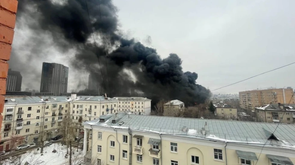 В Екатеринбурге горела крыша городской больницы