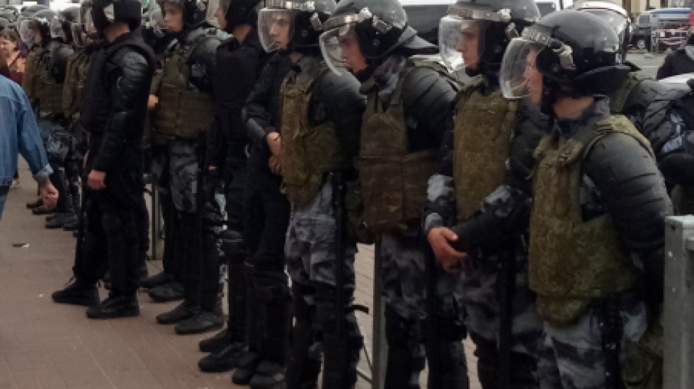 Кирилл Жуков получил 3 года за попытку открыть лицо росгвардейца
