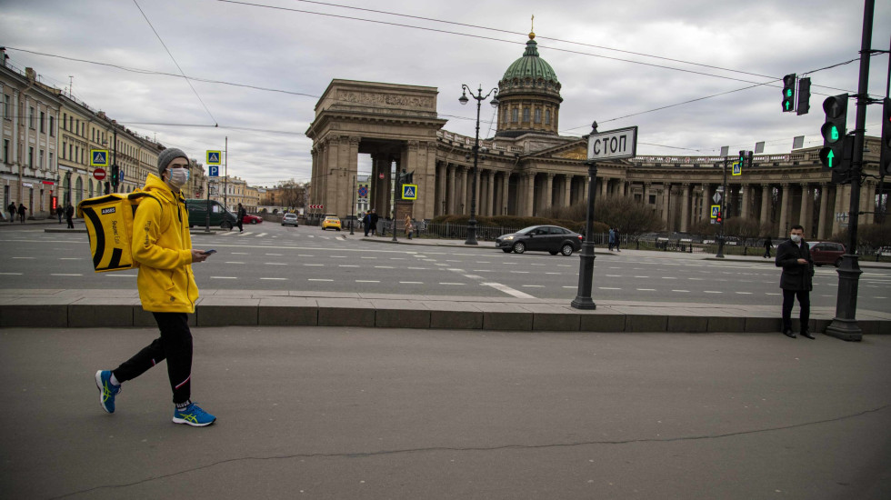 В Петербурге предложили курьерам сдавать экзамен на знание ПДД