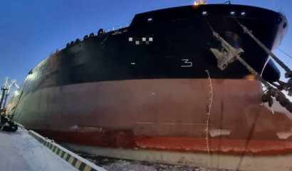 Иностранное судно повредило подъемный кран в порту Усть-Луга