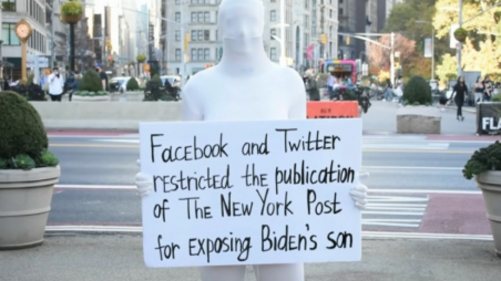 Люди-призраки выступили против цензуры в соцсетях