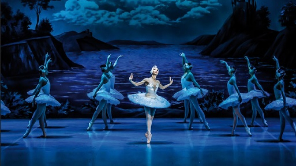 «Лебединое озеро» знакомит юных зрителей с искусством балета