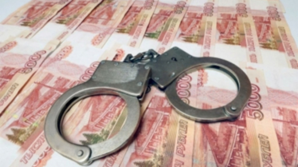 Полицейский шантажировал петербуржца выдуманным делом о краже