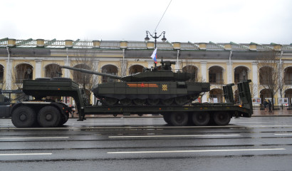 По Невскому проспекту проехали танки: фоторепортаж