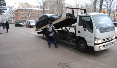 «Линкольн» с двухлетней стоянки в Рыбацком идет в утиль