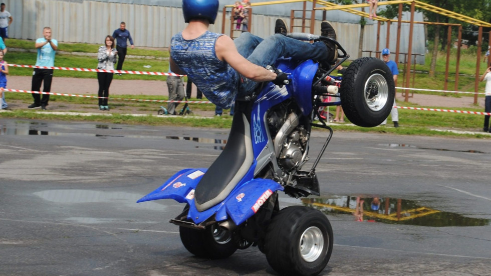 Квадроциклист в Луге дважды таранил ГАИ