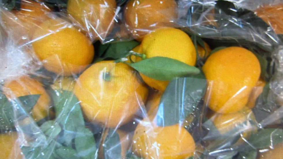 Инспекторы не пропустили 20 тонн китайских мандаринов в Петербург